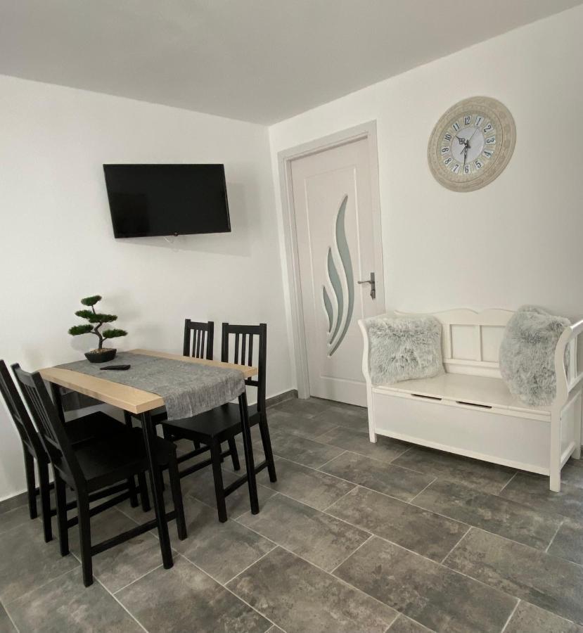 Four Rooms Curtea de Argeş Exterior foto