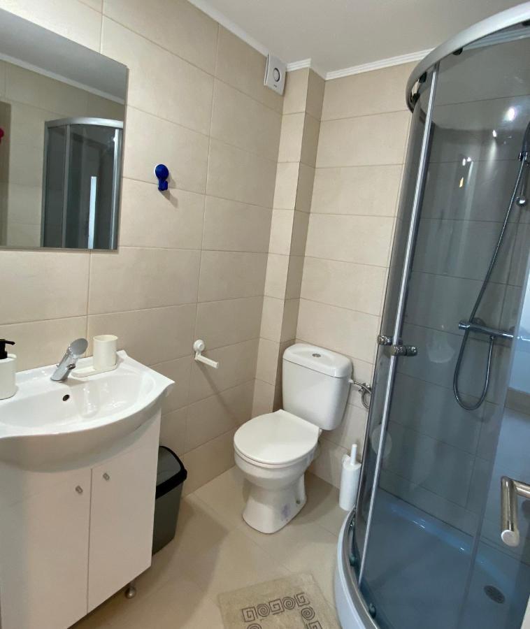 Four Rooms Curtea de Argeş Exterior foto