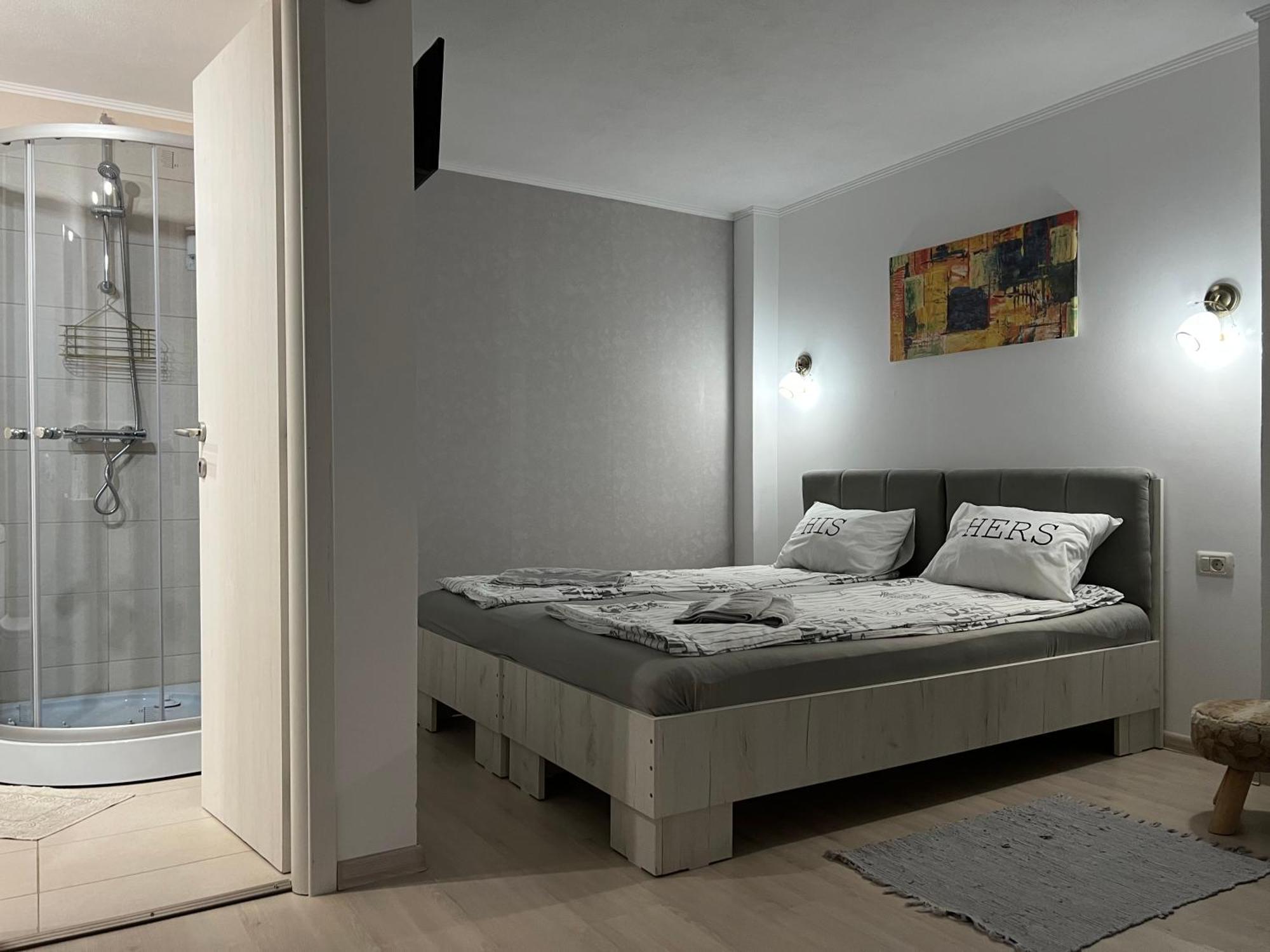 Four Rooms Curtea de Argeş Exterior foto